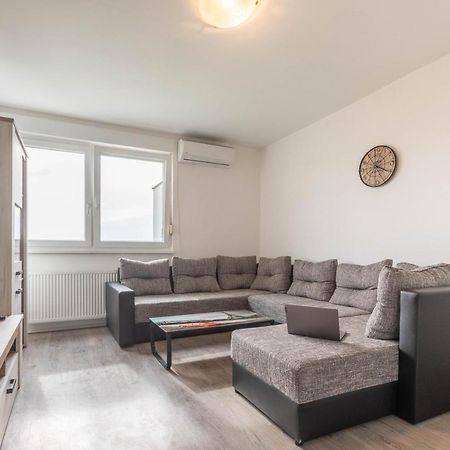 Cosy Apartment Hugo Osijek Eksteriør billede