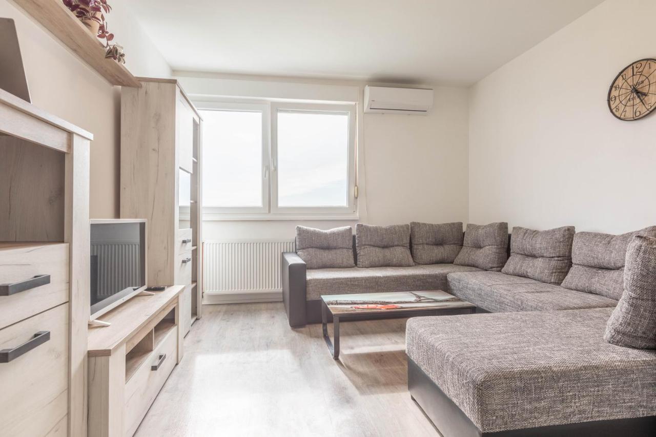 Cosy Apartment Hugo Osijek Eksteriør billede