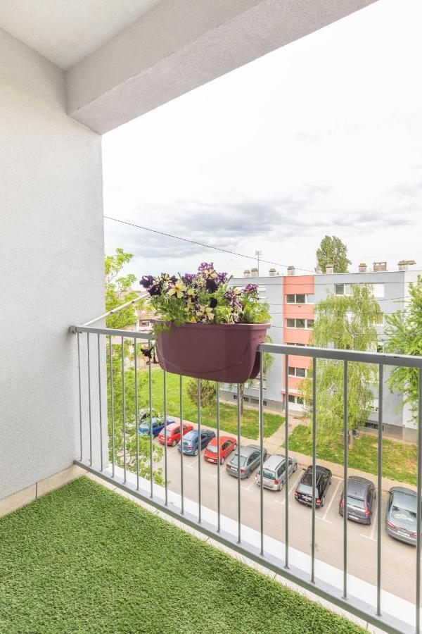Cosy Apartment Hugo Osijek Eksteriør billede